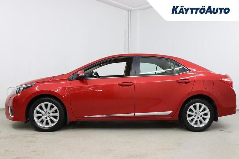 Käytetty Toyota Corolla Multidrive S 132 HP (97 kW) 2013 Punainen Sedan