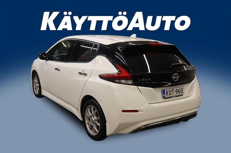 Käytetty Nissan Leaf 360º 110 kW (150 HP) 2022 Met. valkoinen Viistoperä
