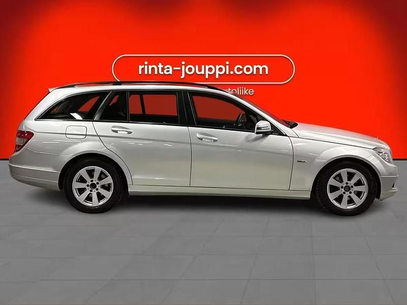 Käytetty Mercedes C220 Avantgarde 231 HP (169 kW) 2010 Musta Farmari