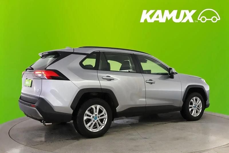 Käytetty Toyota RAV4 Hybrid Comfort 178 HP (130 kW) 2024 Hopea / harmaa Katumaasturi