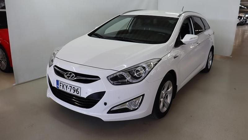 Valkoinen Käytetty 2015 Hyundai i40 Comfort Farmari | 9 900 € (Perustarjous) - Kuva 1/4