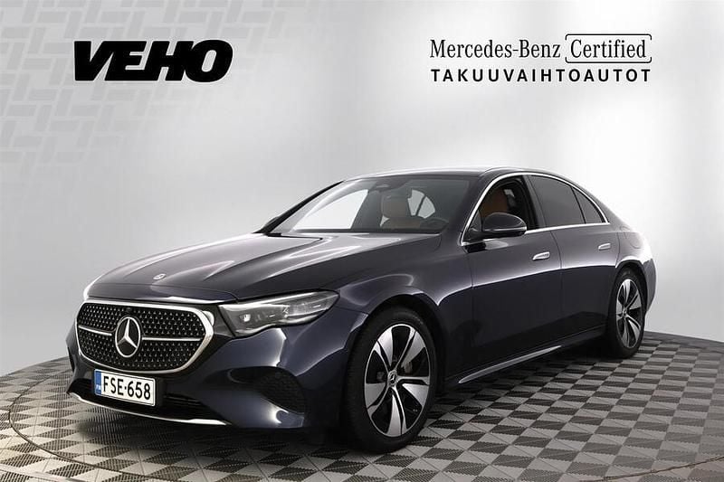 Käytetty Mercedes E300 Premium 313 HP (230 kW) 2024 Sininen Sedan