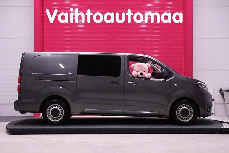 Käytetty Toyota Proace 177 HP (130 kW) 2018 Tila-auto