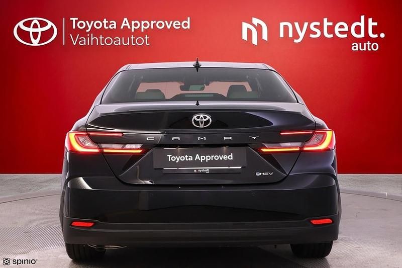 Uusi Toyota Camry 230 HP (169 kW) 2025 Met.musta Sedan