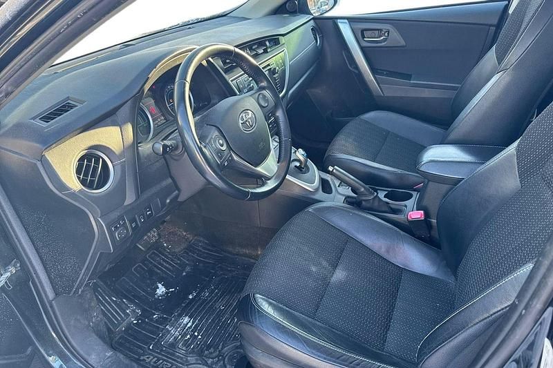 Käytetty Toyota Auris Touring Sports Premium 98 HP (72 kW) 2014 Harmaa Farmari