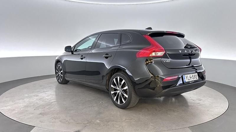 Käytetty Volvo V40 Business Edition 122 HP (89 kW) 2019 Farmari