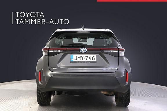 Käytetty Toyota Yaris Cross Active 116 HP (85 kW) 2023 Harmaa Katumaasturi