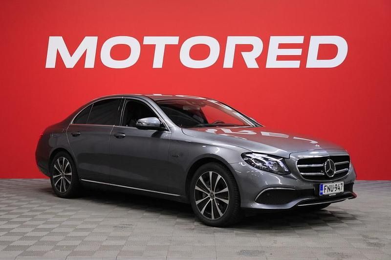 Käytetty 2019 Mercedes E300 Avantgarde Edition Sedan | 24 990 € (Perustarjous) - Kuva 1/3
