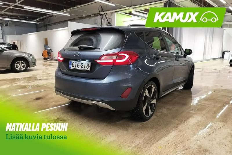Käytetty Ford Fiesta Active 99 HP (72 kW) 2020 Sininen Viistoperä