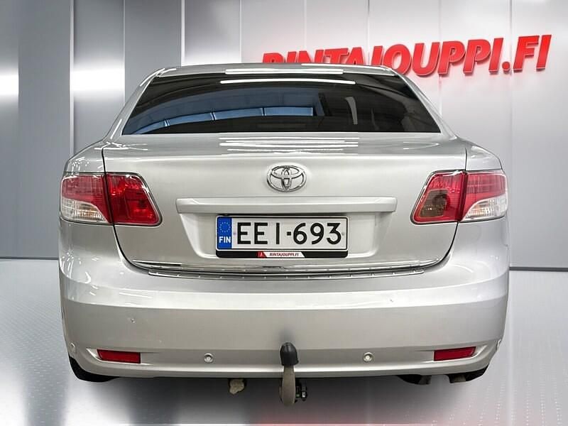 Käytetty Toyota Avensis Multidrive S 152 HP (111 kW) 2009 Hopea Sedan