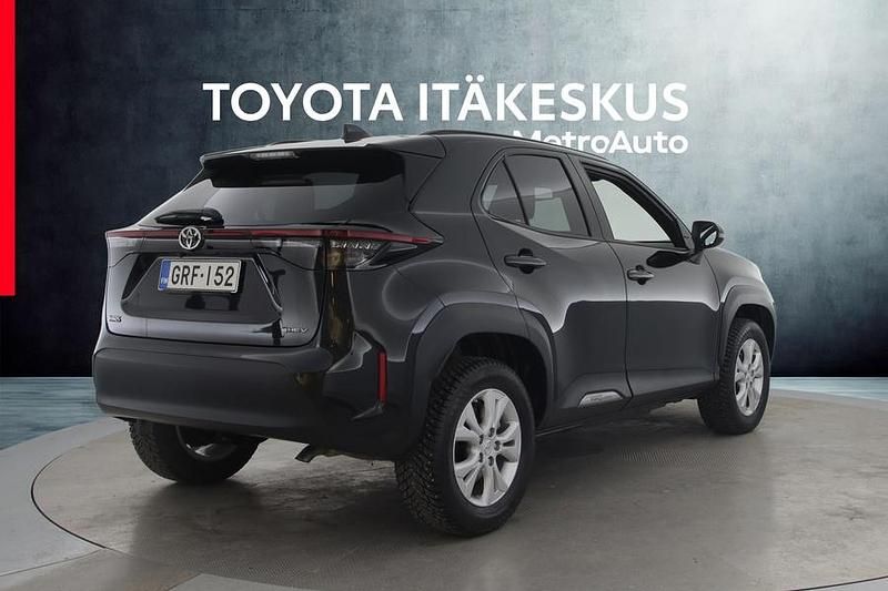 Käytetty Toyota Yaris Cross 116 HP (85 kW) 2024 Musta Katumaasturi