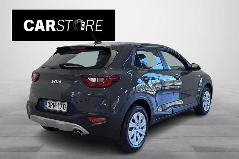 Käytetty Kia Stonic LX 101 HP (74 kW) 2024 Harmaa Katumaasturi