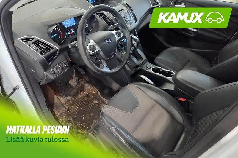 Käytetty Ford Kuga Titanium 182 HP (133 kW) 2014 Valkoinen Katumaasturi