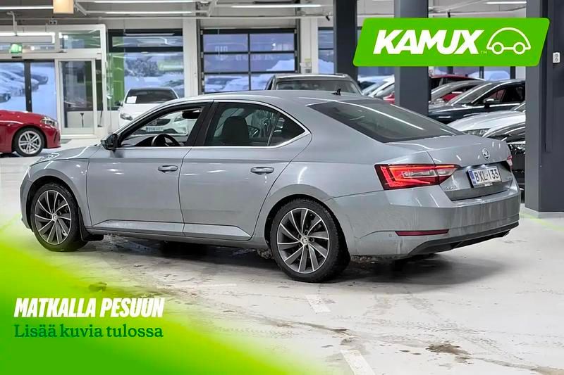 Käytetty Skoda Superb Business Line 204 HP (150 kW) 2019 Hopea / harmaa Sedan