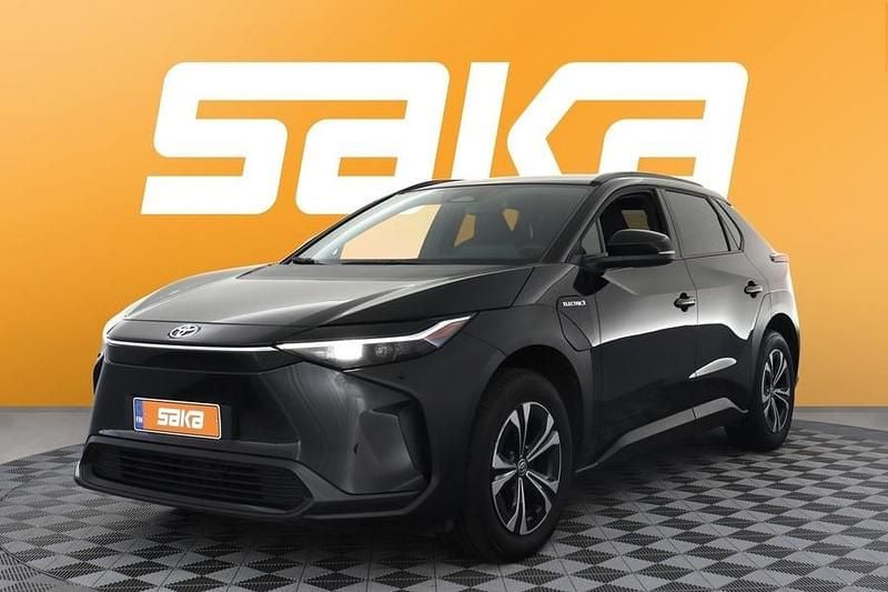 Käytetty Toyota bZ4X Active 150 kW (204 HP) 2023 Katumaasturi