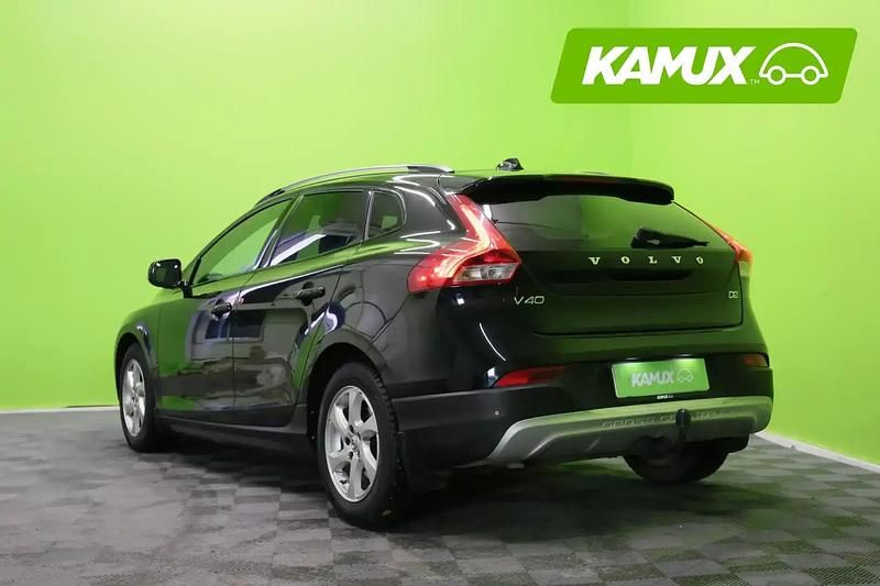 Käytetty Volvo V40 CC Summum 120 HP (88 kW) 2017 Musta Farmari