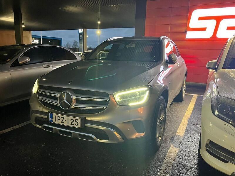 Käytetty 2020 Mercedes GLC300e Business Katumaasturi | 30 900 € (Hyvä tarjous) - Kuva 1/3