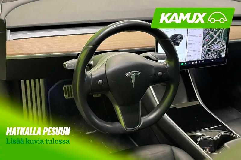 Käytetty Tesla Model 3 324 kW (441 HP) 2019 Musta Sedan