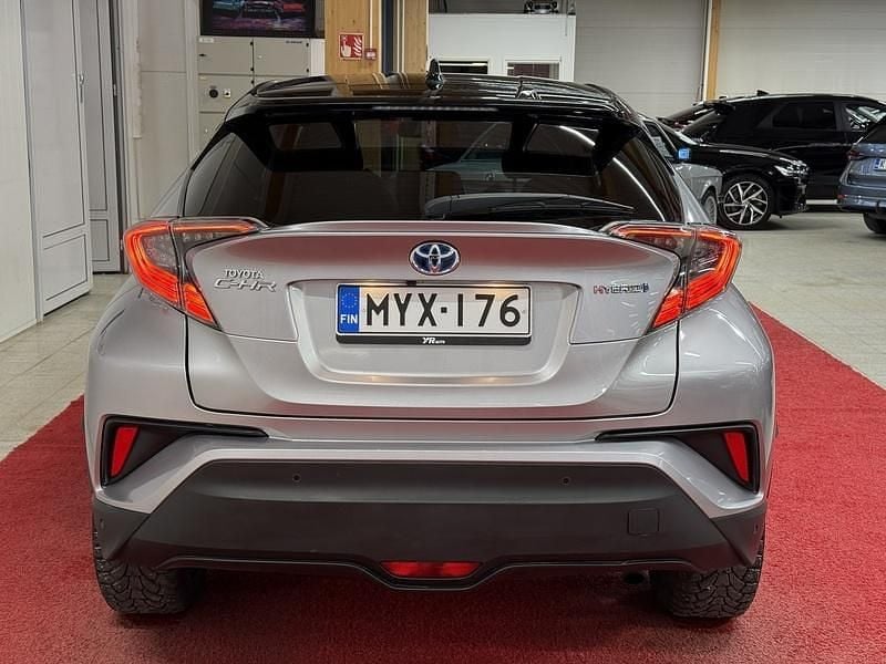 Käytetty Toyota C-HR Premium 122 HP (89 kW) 2017 Katumaasturi