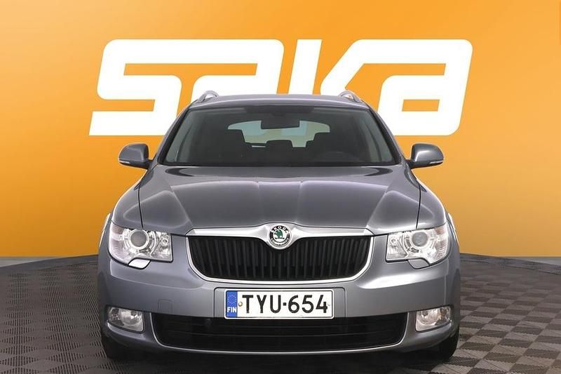 Käytetty Skoda Superb Comfort 125 HP (91 kW) 2012 Farmari