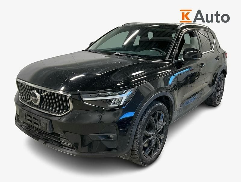 Käytetty Volvo XC40 Plus 262 HP (192 kW) 2023 Musta Katumaasturi