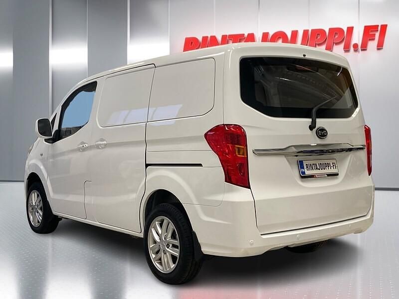 Käytetty BYD ETP3 100 kW (136 HP) 2023 Van