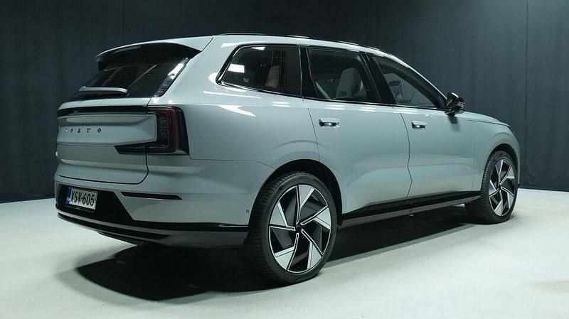 Uusi Volvo EX90 Performance 380 kW (517 HP) 2025 Katumaasturi