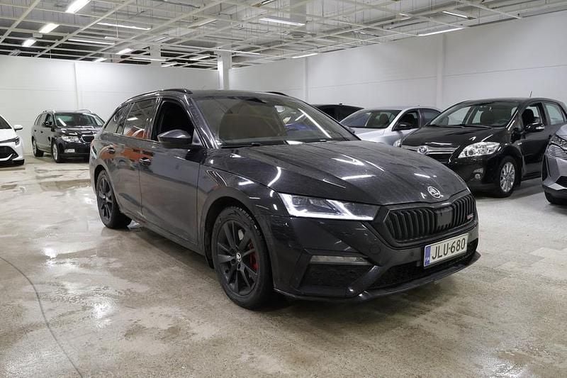 Käytetty Skoda Octavia RS 150 HP (110 kW) 2021 Farmari