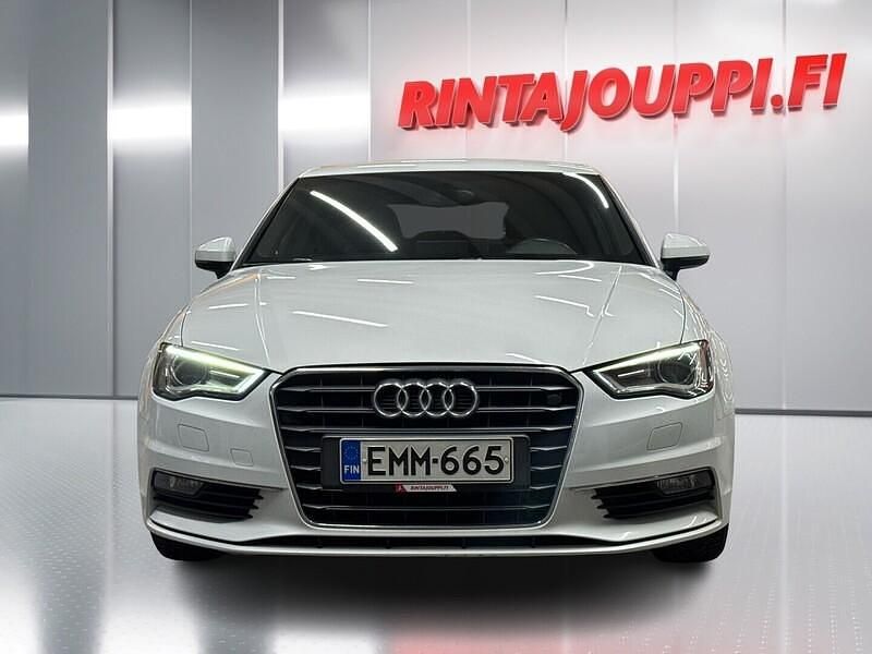 Käytetty Audi A3 Business 140 HP (102 kW) 2014 Sedan