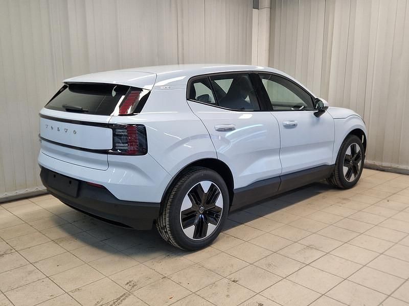 Käytetty Volvo EX30 Core 200 kW (272 HP) 2025 Sininen Katumaasturi