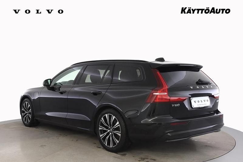Käytetty Volvo V60 Plus 350 HP (257 kW) 2025 Musta Farmari