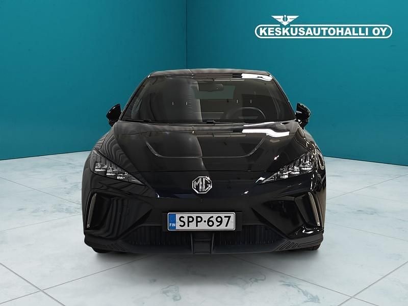 Käytetty MG MG4 EV Luxury 150 kW (204 HP) 2023 Musta Viistoperä