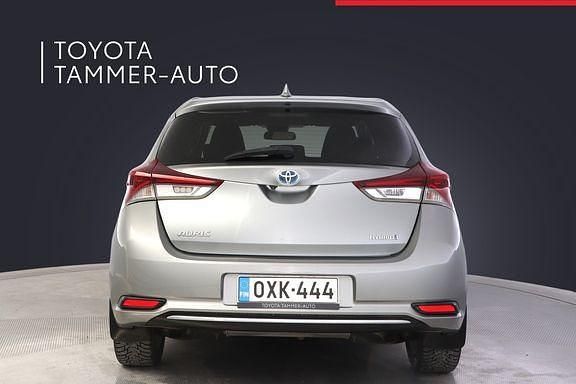 Käytetty Toyota Auris Active 98 HP (72 kW) 2018 Harmaa Viistoperä