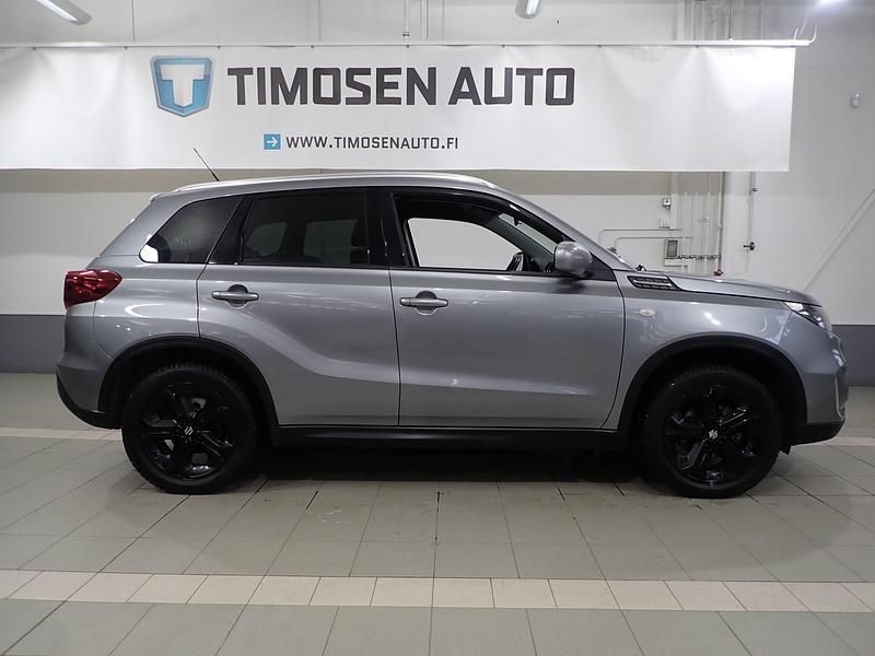 Käytetty Suzuki Vitara GL 175 HP (128 kW) 2016 Galactic gray m Katumaasturi