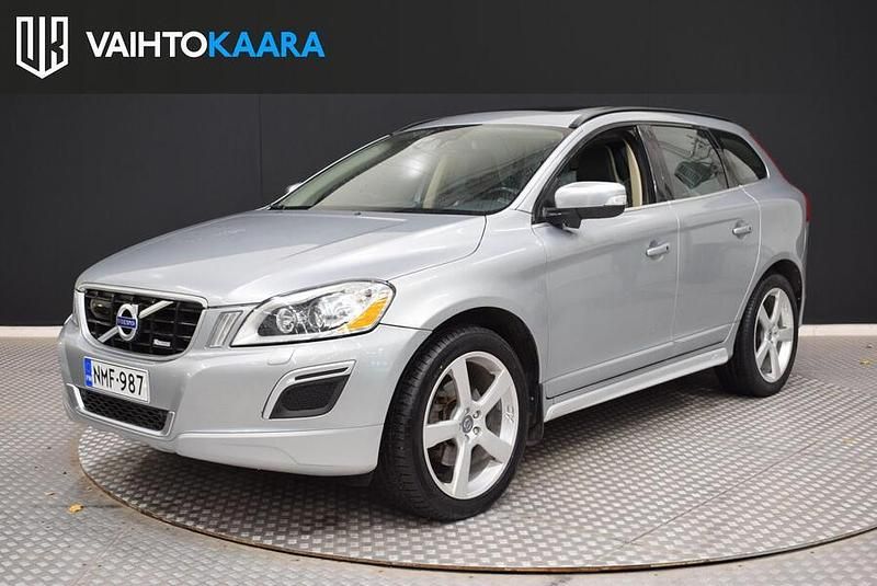 Käytetty 2010 Volvo XC60 R-Design Katumaasturi | 16 900 € (Hieman kallis) - Kuva 1/2
