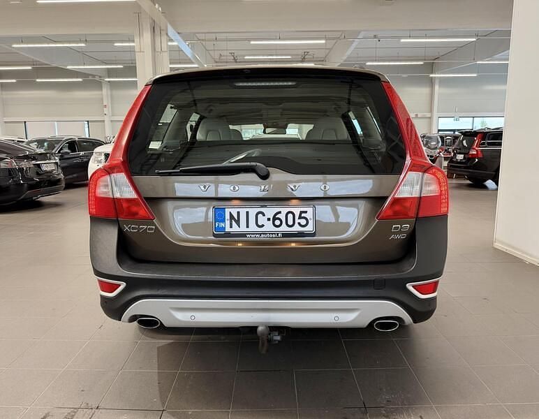 Käytetty Volvo XC70 Summum 163 HP (119 kW) 2012 Ruskea Farmari