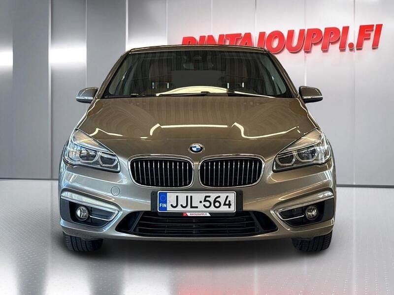 Käytetty BMW 218 Active Tourer Luxury Line 150 HP (110 kW) 2015 Hopea Tila-auto