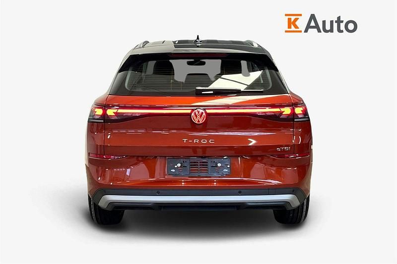 Uusi VW T-Roc Style 114 HP (83 kW) 2026 Punainen Katumaasturi