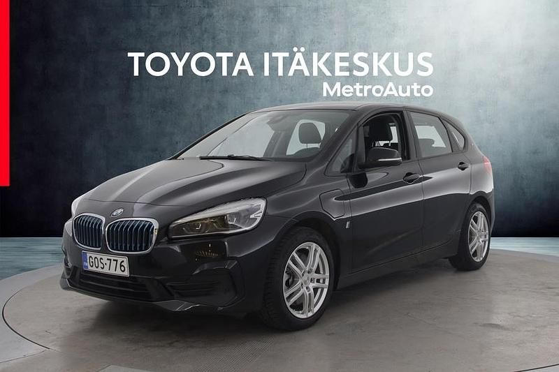 Musta Käytetty 2019 BMW 225 Active Tourer Sport Line Tila-auto | 18 990 € (Perustarjous) - Kuva 1/4