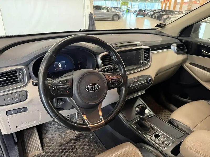Käytetty Kia Sorento 200 HP (147 kW) 2017 Musta Katumaasturi