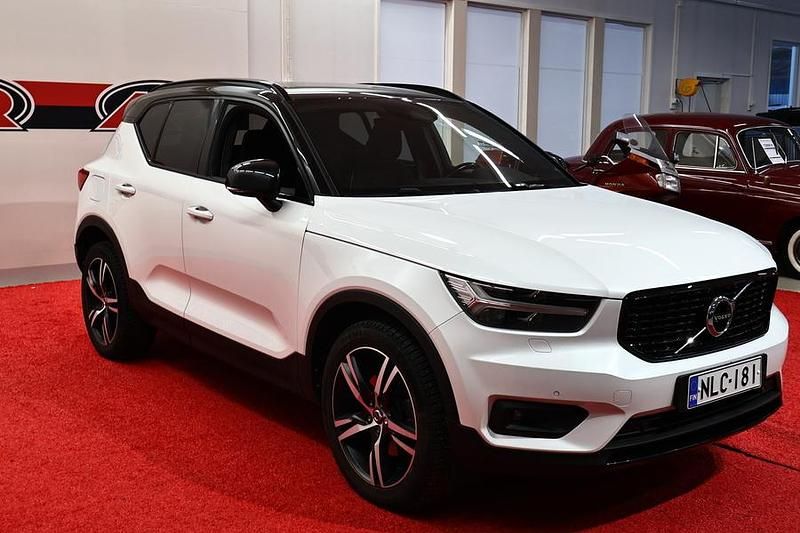 Käytetty Volvo XC40 R-Design 248 HP (182 kW) 2018 Valkoinen Katumaasturi