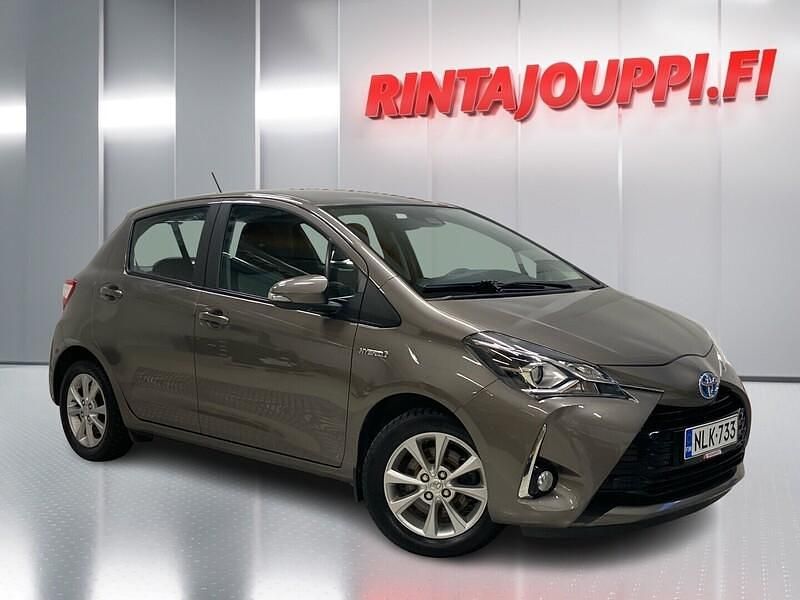 Käytetty Toyota Yaris Hybrid Active 101 HP (74 kW) 2019 Viistoperä