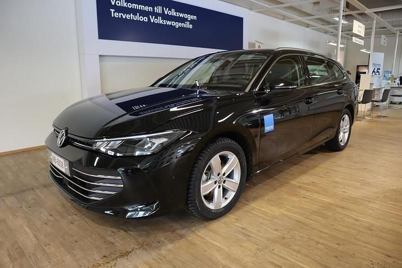 Käytetty VW Passat Comfortline 150 HP (110 kW) 2024 Musta Farmari