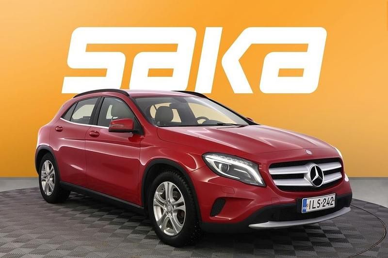 Käytetty Mercedes GLA200 Business 136 HP (100 kW) 2014 Katumaasturi