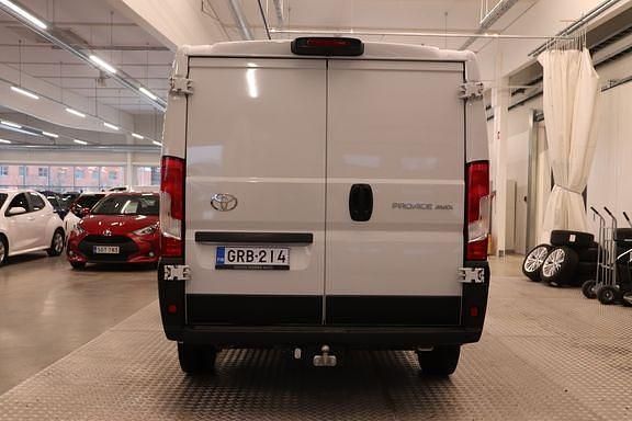 Käytetty Toyota Proace 140 HP (102 kW) 2024 Valkoinen Tila-auto