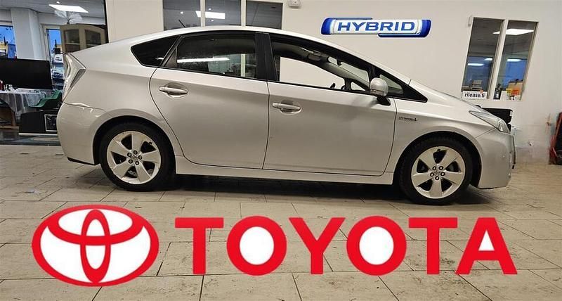 Käytetty Toyota Prius Sol 99 HP (72 kW) 2009 Hopea Viistoperä