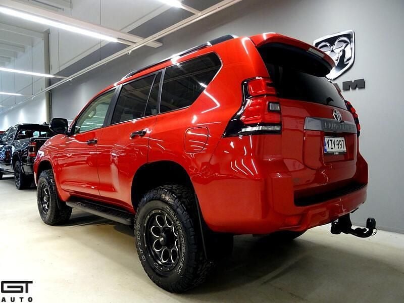 Käytetty Toyota Land Cruiser 177 HP (130 kW) 2018 Van