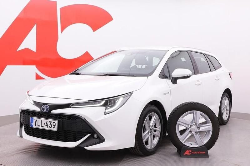 040 valkoinen Käytetty 2022 Toyota Corolla Active Farmari | 22 590 € (Perustarjous) - Kuva 1/4