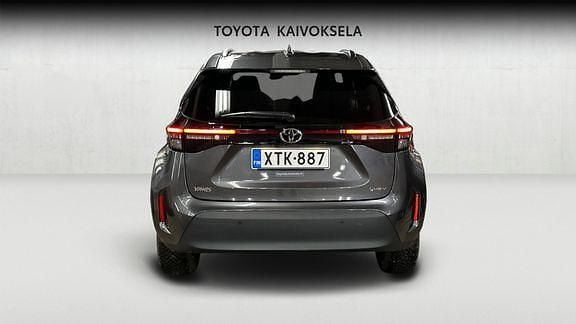 Käytetty Toyota Yaris Cross Plus 114 HP (83 kW) 2025 Harmaa Katumaasturi