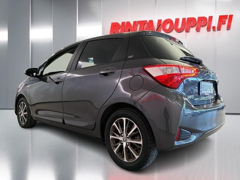 Käytetty Toyota Yaris Hybrid Edition 101 HP (74 kW) 2019 Viistoperä